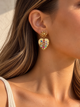 Cargar imagen en el visor de la galería, Aretes sagrado corazon