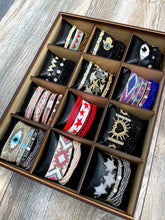 Cargar imagen en el visor de la galerΓa, Caja personalizada con 12 sets β€οΈ