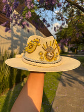 Cargar imagen en el visor de la galería, Sombrero evil eye 4 (incluye envío)
