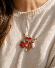 Load image into Gallery viewer, Broche Encanto
