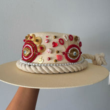 Load image into Gallery viewer, Sombrero red eye
