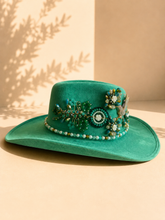 Load image into Gallery viewer, Sombrero colibrí esmeralda
