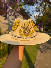 Cargar imagen en el visor de la galería, Sombrero evil eye 4 (incluye envío)
