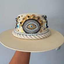 Load image into Gallery viewer, Sombrero black eye
