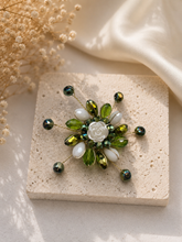 Load image into Gallery viewer, Broche flor green
