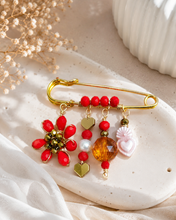 Load image into Gallery viewer, Broche Encanto
