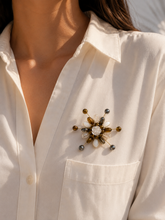 Load image into Gallery viewer, Broche flor dorado

